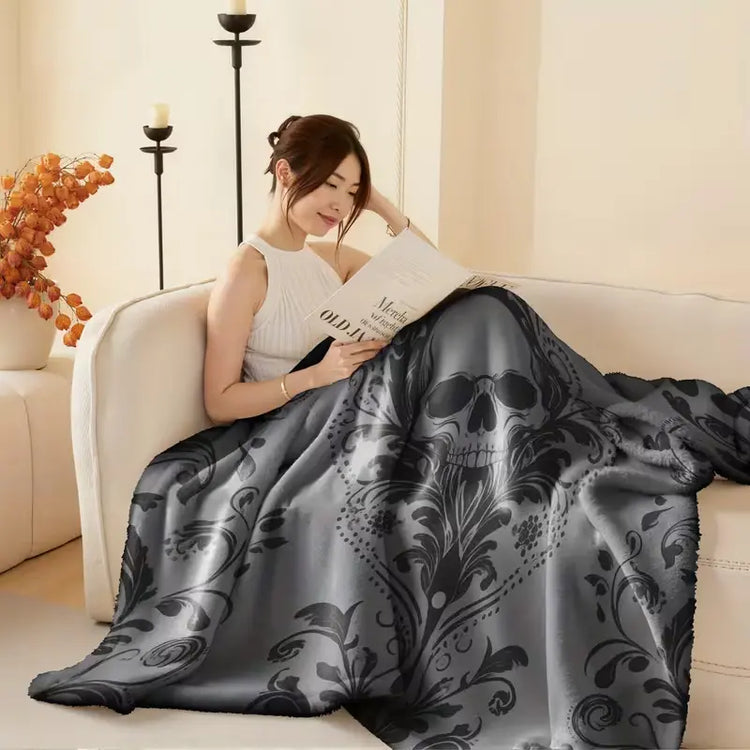 1pc Ultra-Soft Flannel-Milk Velvet Anti-Static Blanket, All-Season Modern Skull Pattern Throw, Lightweight Warm Machine-Washable Colorfast, Suitable for Bed, Sofa, Anti-Static Blankets
